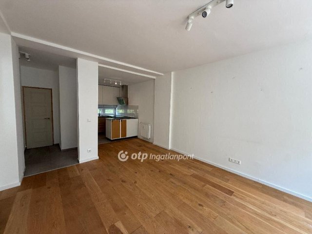 Eladó téglalakás, Budapesten, II. kerületben 96.5 M Ft, 2 szobás