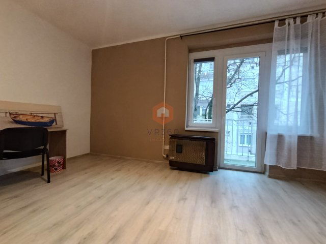 Kiadó téglalakás, albérlet, Pécsett, Hajnóczy úton, 1 szobás