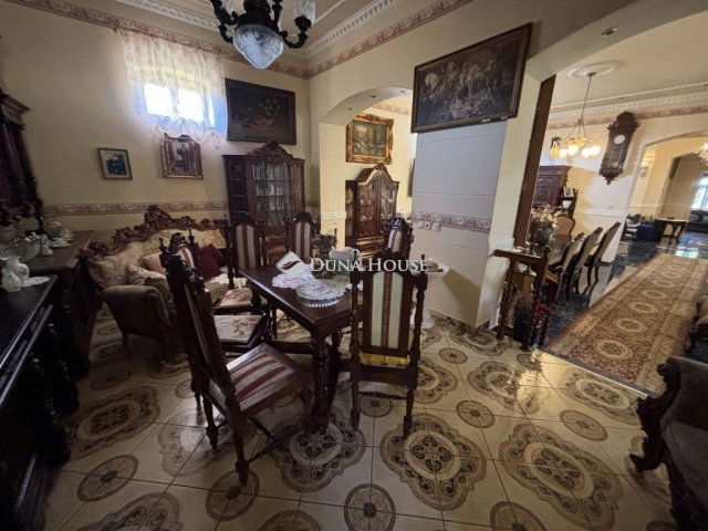 Eladó családi ház, Szarvason 160 M Ft, 5+1 szobás