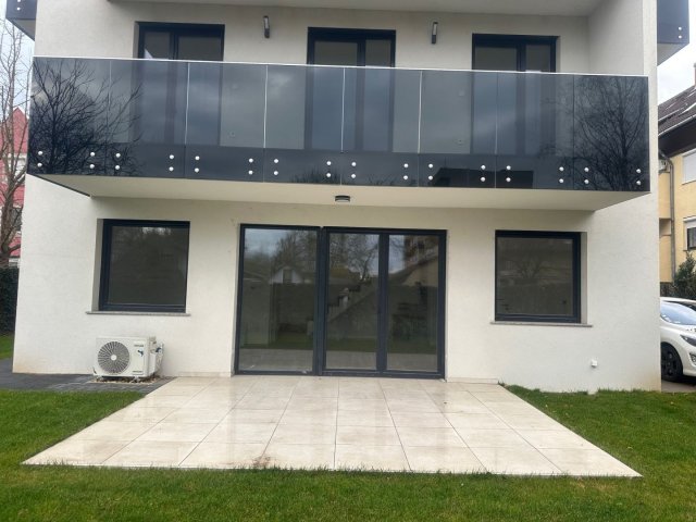 Eladó téglalakás, Debrecenben 135 M Ft, 4 szobás