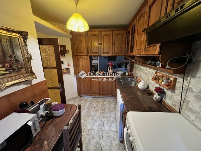 Eladó családi ház, Pécsett 125 M Ft, 4 szobás