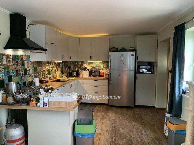Eladó családi ház, Törtelen 44 M Ft, 2+1 szobás