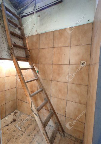 Eladó családi ház, Kisbéren 15.9 M Ft, 2 szobás