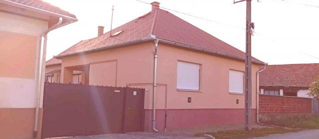 Eladó családi ház, Verpeléten 19.9 M Ft, 4+1 szobás