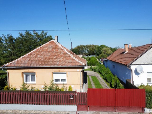 Eladó családi ház, Hevesvezekényen 16.9 M Ft, 2 szobás
