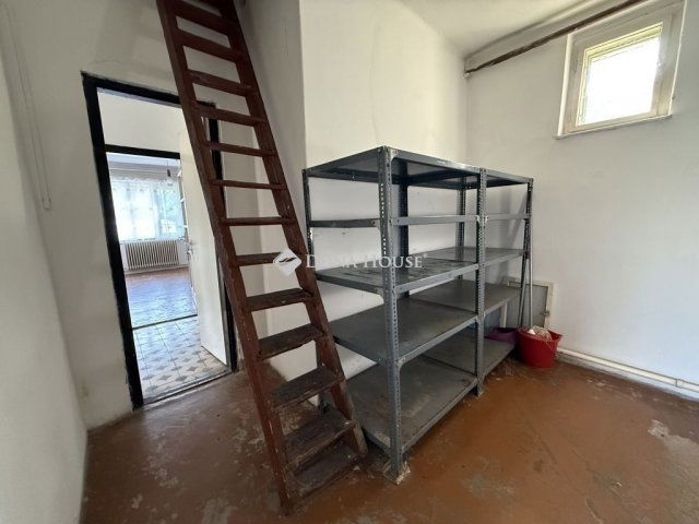 Eladó családi ház, Mendén 50 M Ft, 3 szobás