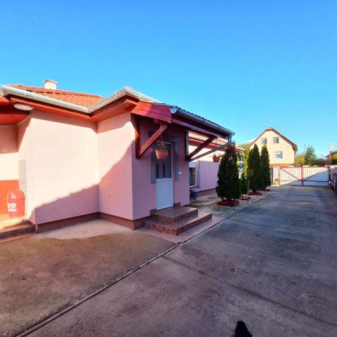 Eladó családi ház, Nyíregyházán 59.99 M Ft, 3 szobás