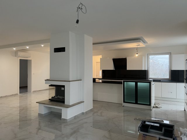 Eladó családi ház, Budapesten, III. kerületben 250 M Ft