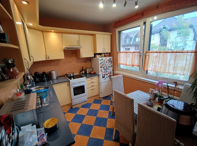 Eladó panellakás, Debrecenben, Sárvári Pál utcában 69.9 M Ft