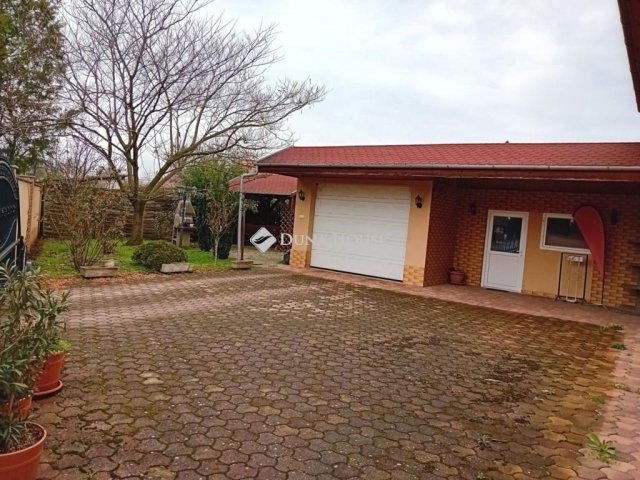 Eladó családi ház, Tóalmáson 85.9 M Ft, 5 szobás