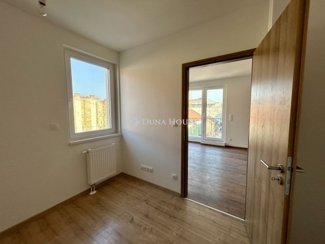 Eladó téglalakás, Budapesten, VIII. kerületben 92.49 M Ft