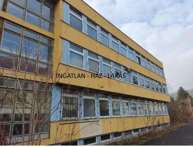 Eladó ipari ingatlan, Pécsett 129.9 M Ft / költözzbe.hu