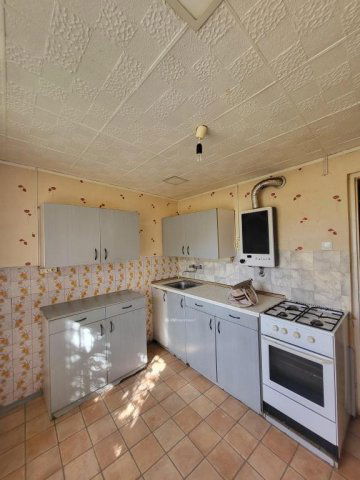 Eladó családi ház, Egerben 21.5 M Ft, 2 szobás