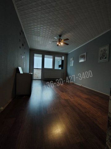 Eladó panellakás, Dunaújvárosban 30.99 M Ft, 2 szobás