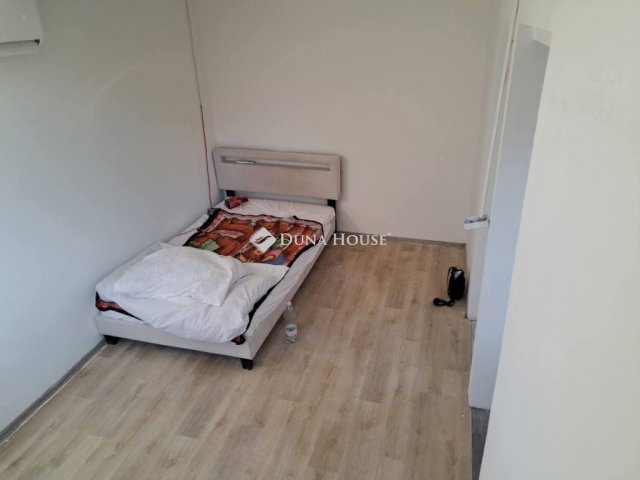 Eladó nyaraló, Nagyvenyimen 10 M Ft, 2 szobás