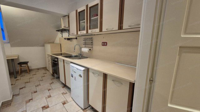 Eladó téglalakás, Sopronban 39.9 M Ft, 1 szobás