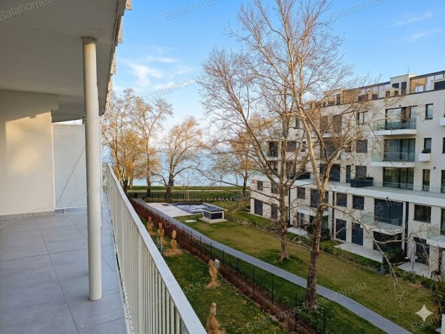 Eladó téglalakás, Siófokon 126.9 M Ft, 2 szobás