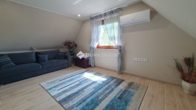 Eladó családi ház, Velencén 198 M Ft, 4 szobás