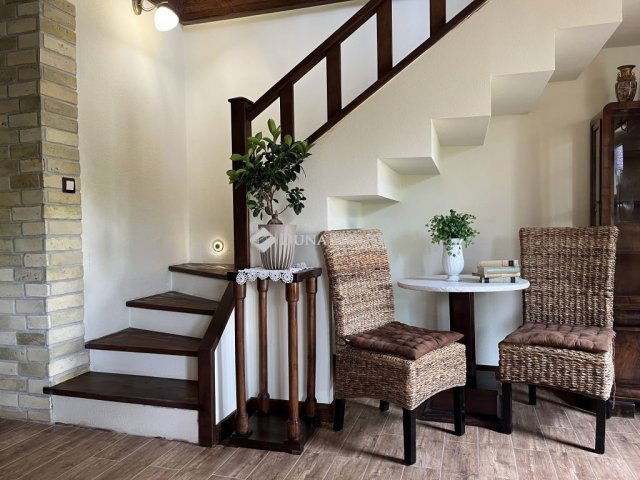 Eladó családi ház, Zamárdiban 144.9 M Ft, 7 szobás