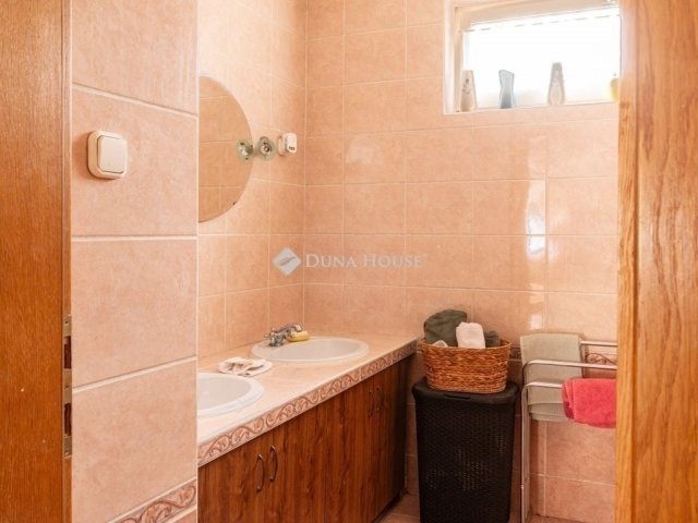 Eladó családi ház, Budapesten, XVIII. kerületben 135 M Ft