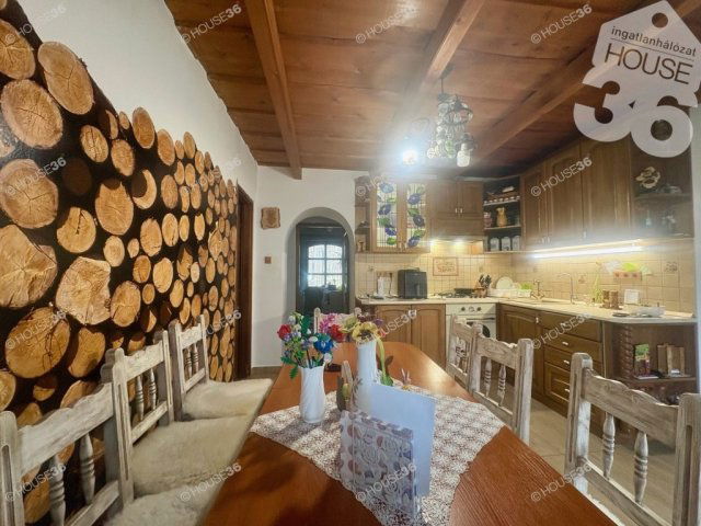 Eladó családi ház, Kecskeméten 79.9 M Ft, 5 szobás