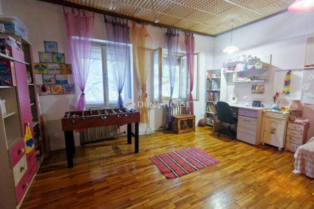 Eladó családi ház, Szegeden, Árva utcában 89.9 M Ft, 6 szobás