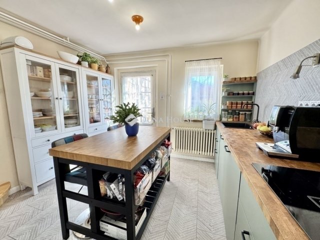 Eladó családi ház, Budapesten, XVIII. kerületben 142.9 M Ft