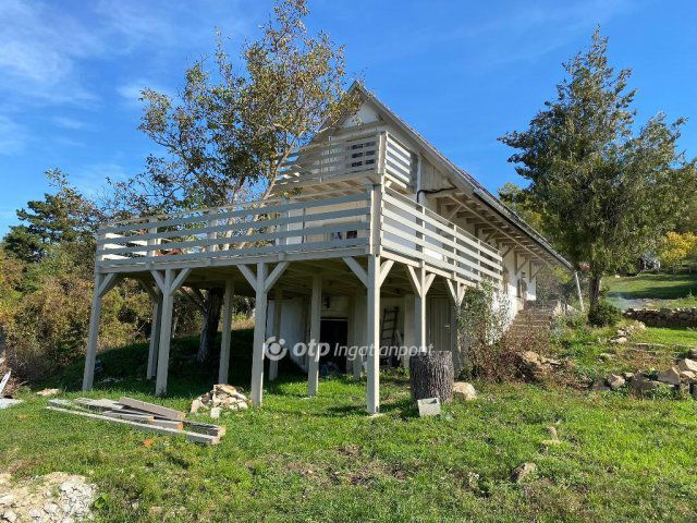 Eladó nyaraló, Mindszentkállán 160 M Ft, 4+1 szobás