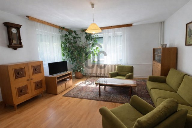 Eladó családi ház, Székesfehérvárott 109.9 M Ft, 5 szobás