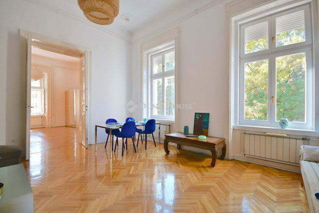 Eladó téglalakás, Budapesten, I. kerületben, Döbrentei utcában