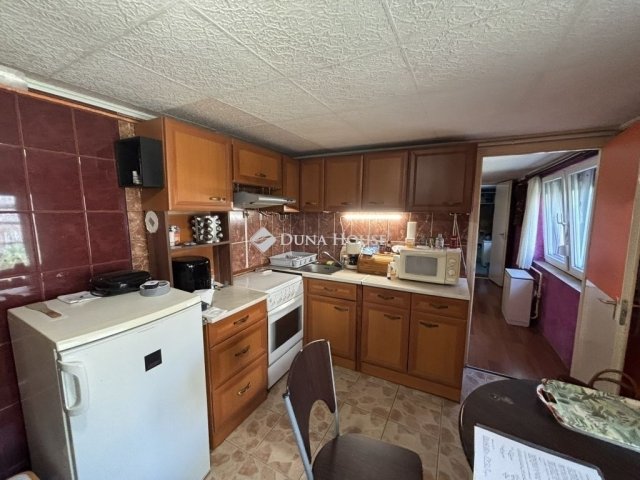 Eladó családi ház, Budapesten, III. kerületben 59.9 M Ft