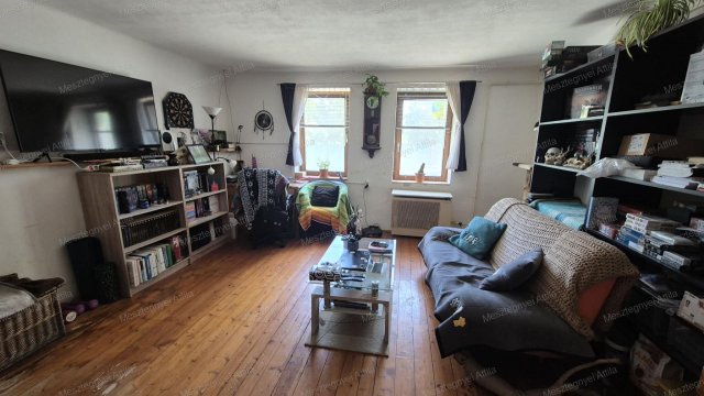 Eladó családi ház, Egyházasfaluban 22.9 M Ft, 2 szobás