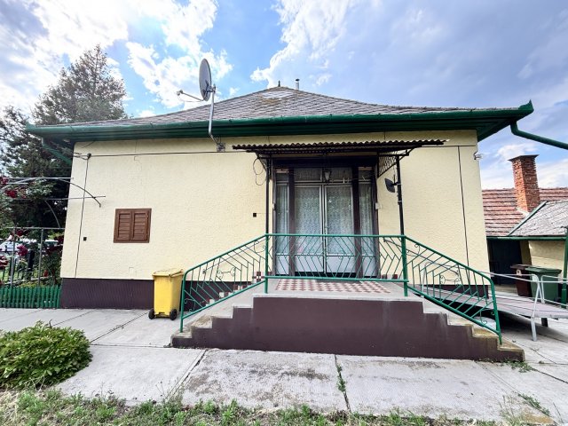Eladó családi ház, Nádudvaron 35.8 M Ft, 2 szobás