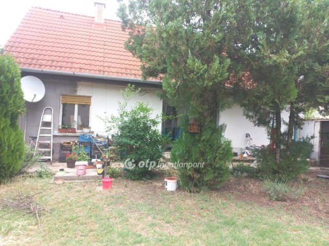 Eladó családi ház, Pilisen 42.5 M Ft, 2 szobás