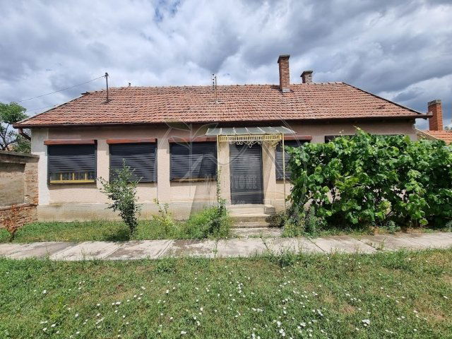 Eladó családi ház, Kétegyházán 11.99 M Ft, 2 szobás