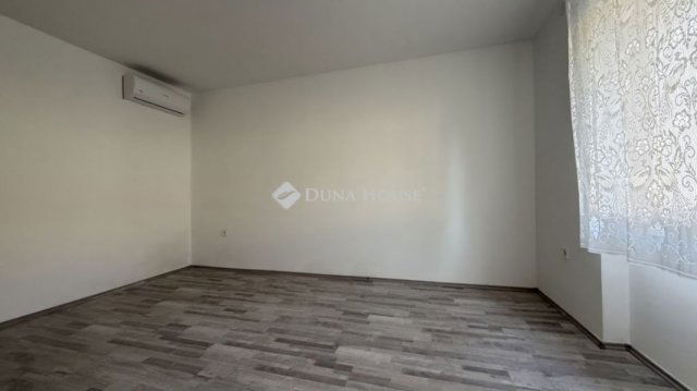 Eladó családi ház, Szombathelyen 49.99 M Ft, 2 szobás