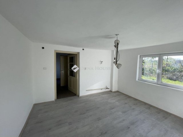 Eladó családi ház, Baján 25.99 M Ft, 2 szobás