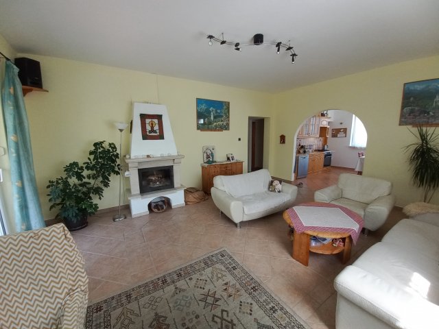 Eladó családi ház, Dunabogdányban 99.9 M Ft, 5 szobás