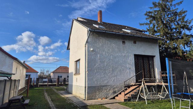 Eladó családi ház, Répcelakon 34.9 M Ft, 5 szobás