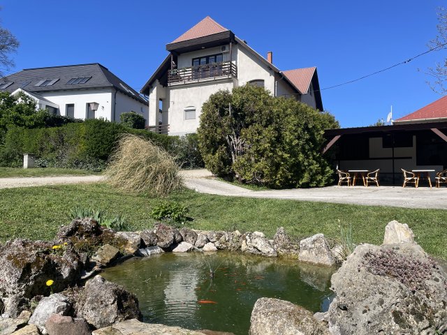 Eladó családi ház, Balatonfüreden 395 M Ft, 7+2 szobás