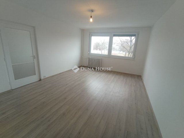 Eladó panellakás, Kecskeméten 46.49 M Ft, 2 szobás