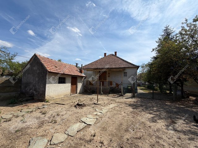 Eladó családi ház, Nárain 47.9 M Ft, 2 szobás