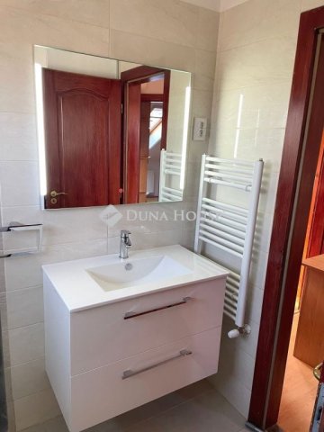 Eladó családi ház, Debrecenben 125 M Ft, 5 szobás