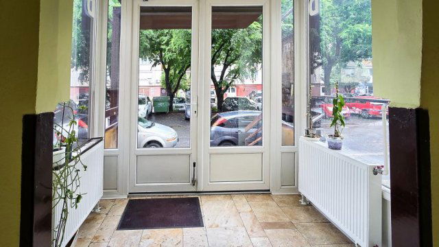 Eladó panellakás, Szigetszentmiklóson 59.998 M Ft, 3 szobás