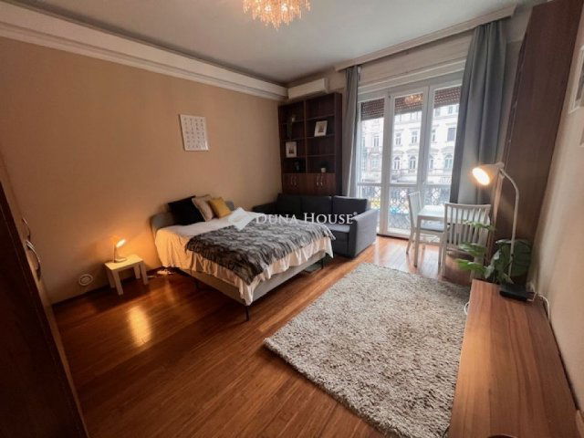 Kiadó téglalakás, albérlet, Budapesten, V. kerületben, 1 szobás