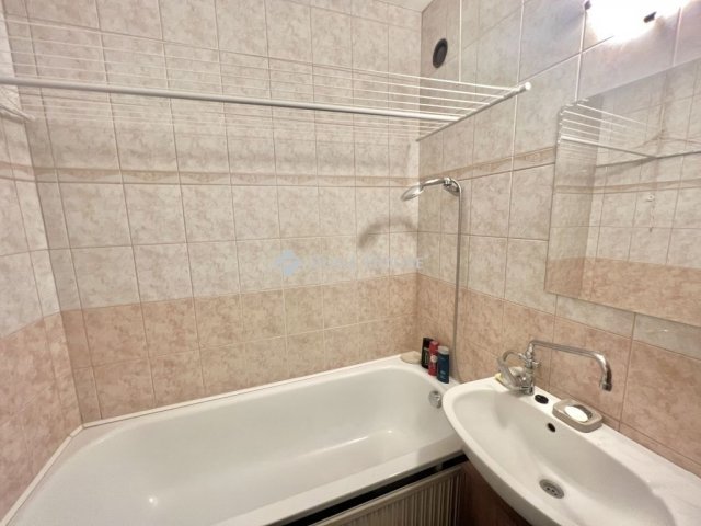 Eladó panellakás, Veszprémben 50 M Ft, 2 szobás