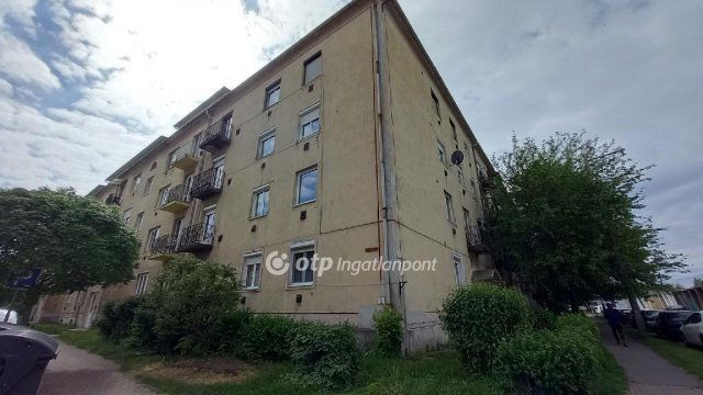 Eladó téglalakás, Salgótarjánban 13.5 M Ft, 1 szobás