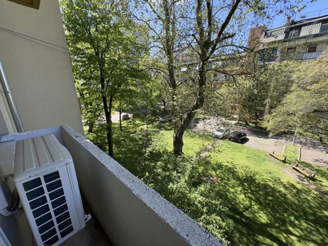 Eladó téglalakás, Pécsett, Móricz Zsigmond téren 43.5 M Ft