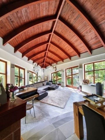 Eladó családi ház, Pécsett 120 M Ft, 6 szobás