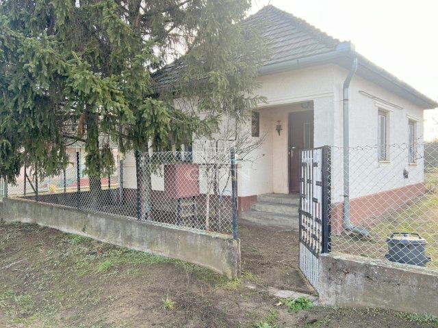 Eladó családi ház, Kálban 9.9 M Ft, 1 szobás